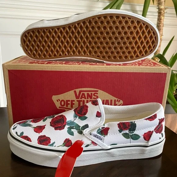 Vans Red Roses Classic Slip-On - Picture 6 of 6